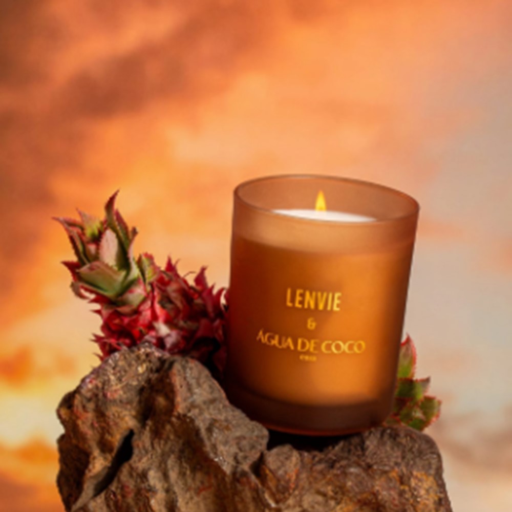 Vela Perfumada Terra do Sol Lenvie + Água de Coco 210g - Imagem 4